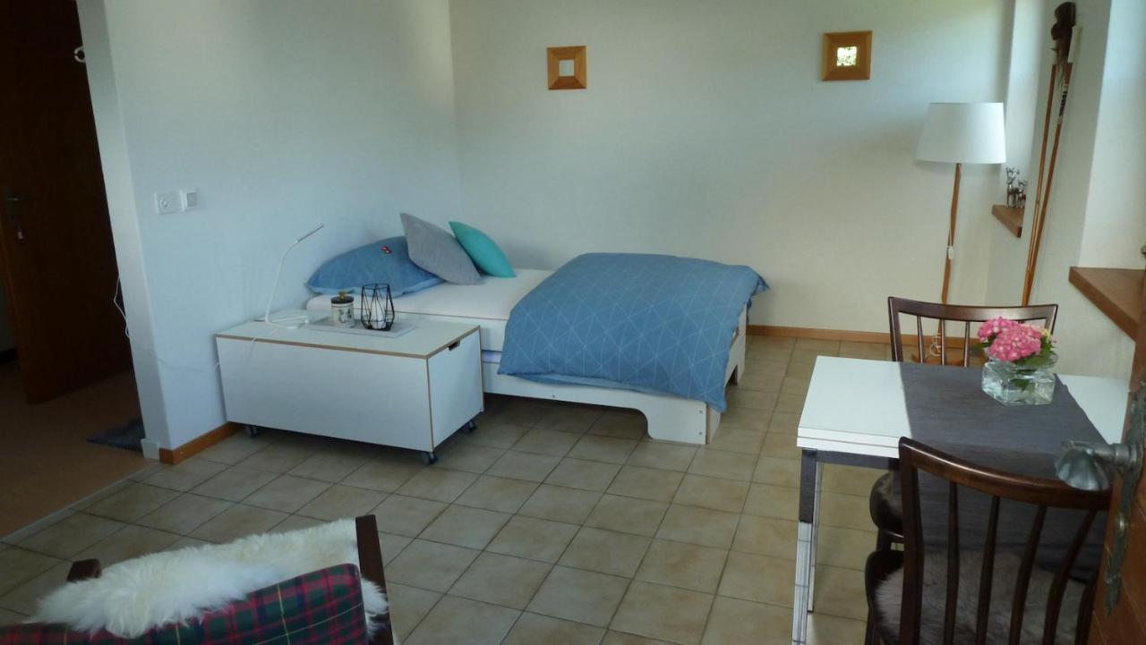 Holzji Apartment Glis ภายนอก รูปภาพ
